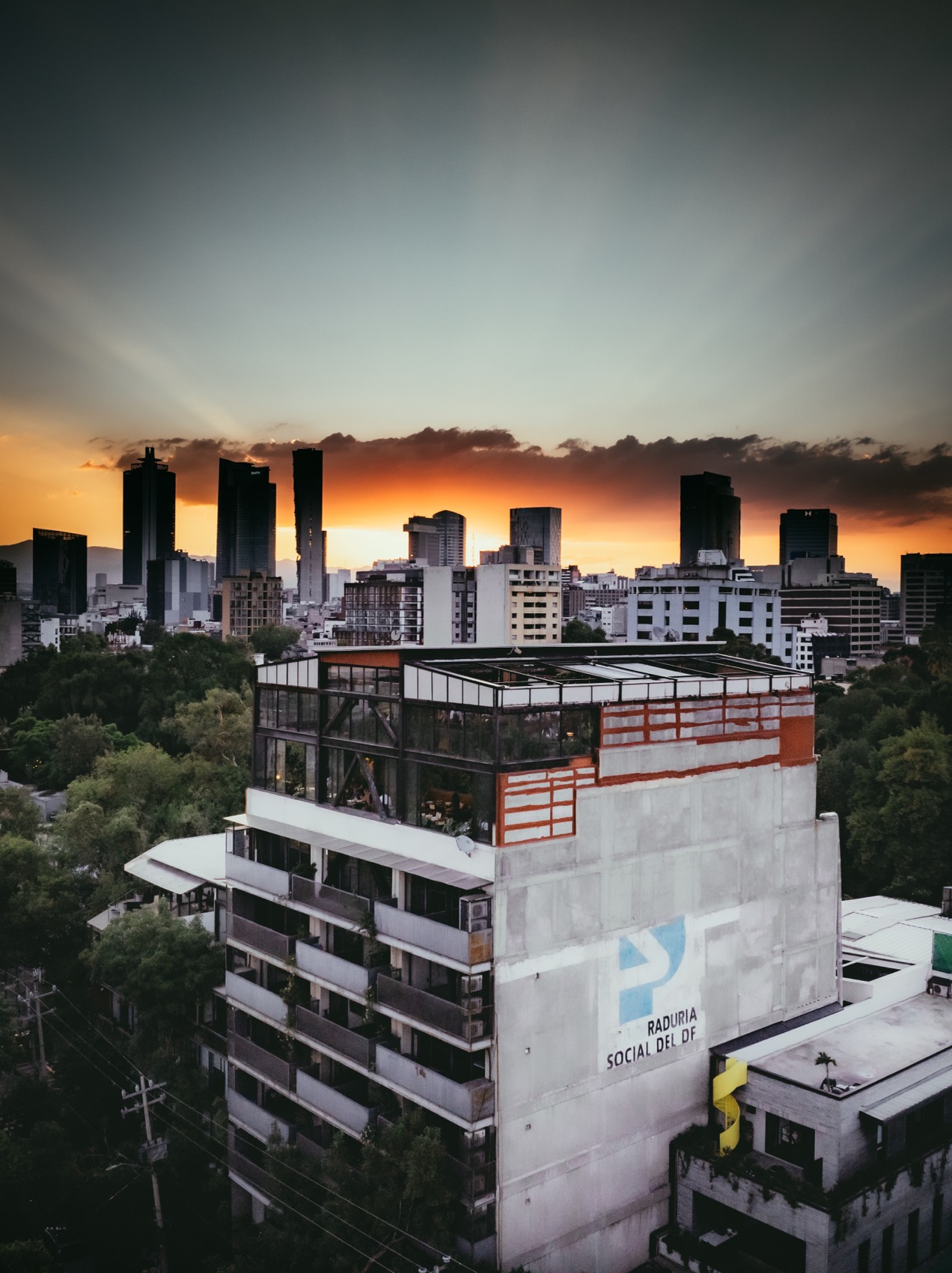 Atardecer en la terraza de Altanera